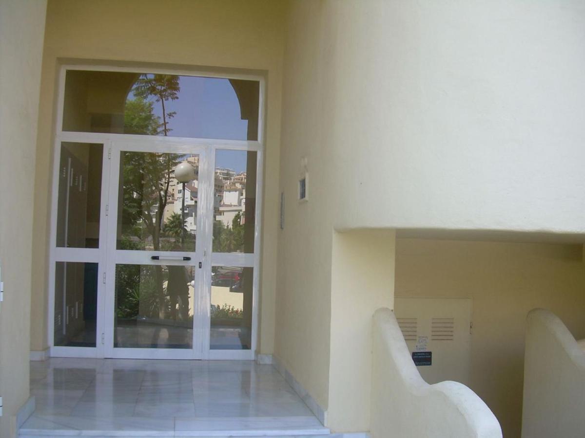 Holidays2Benalmadena Torrequebrada Sea View Front Beach With Pool Parking & Terraces Екстериор снимка