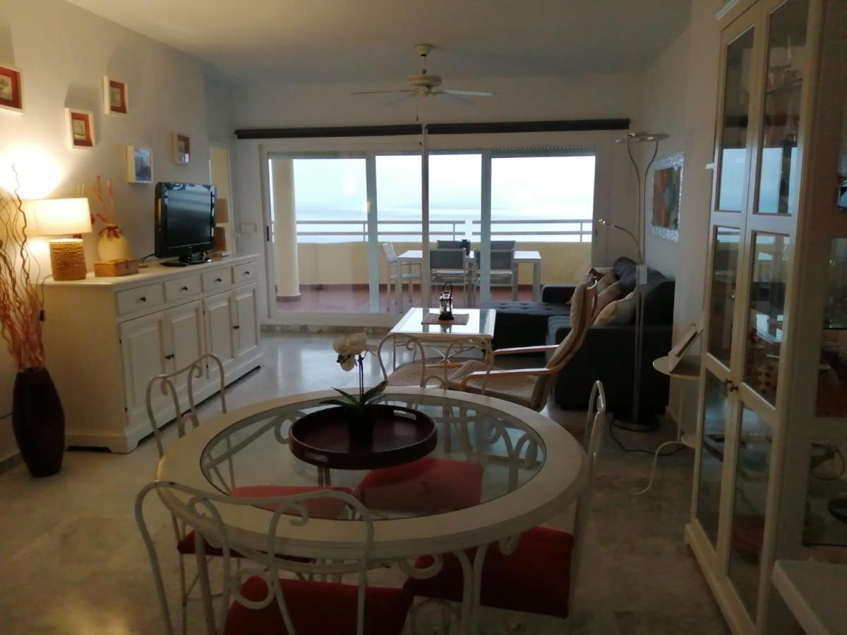 Holidays2Benalmadena Torrequebrada Sea View Front Beach With Pool Parking & Terraces Екстериор снимка