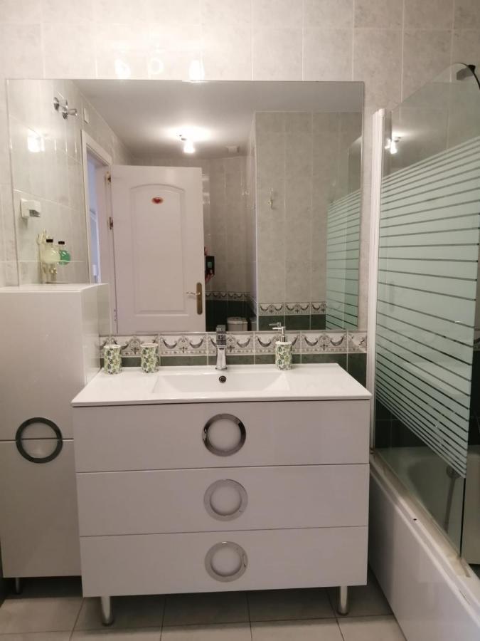 Holidays2Benalmadena Torrequebrada Sea View Front Beach With Pool Parking & Terraces Екстериор снимка
